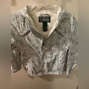 Girl’s L.L. Bean hooded rain jacket. Size S (8)
